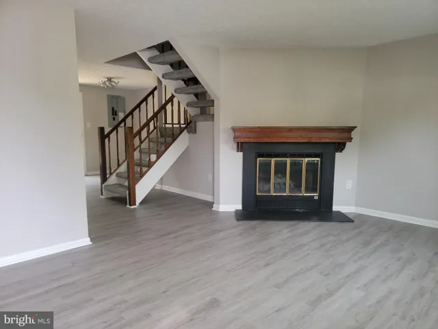 $2,300 | 7475 Lone Star Road, Lorton, VA 22079