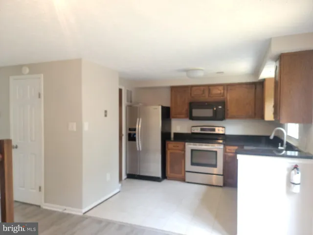 $2,300 | 7475 Lone Star Road, Lorton, VA 22079