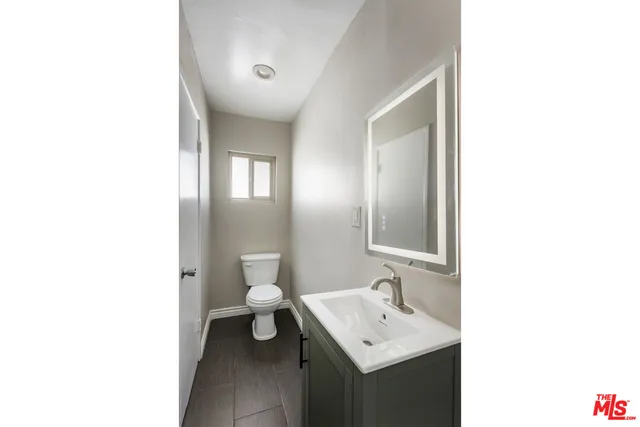 $3,200 | 925 North Curson Avenue, Unit 8, West Hollywood, CA 90046