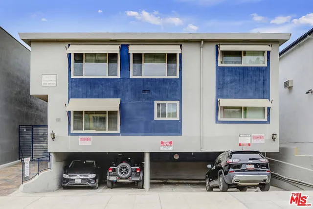 $3,200 | 925 North Curson Avenue, Unit 8, West Hollywood, CA 90046