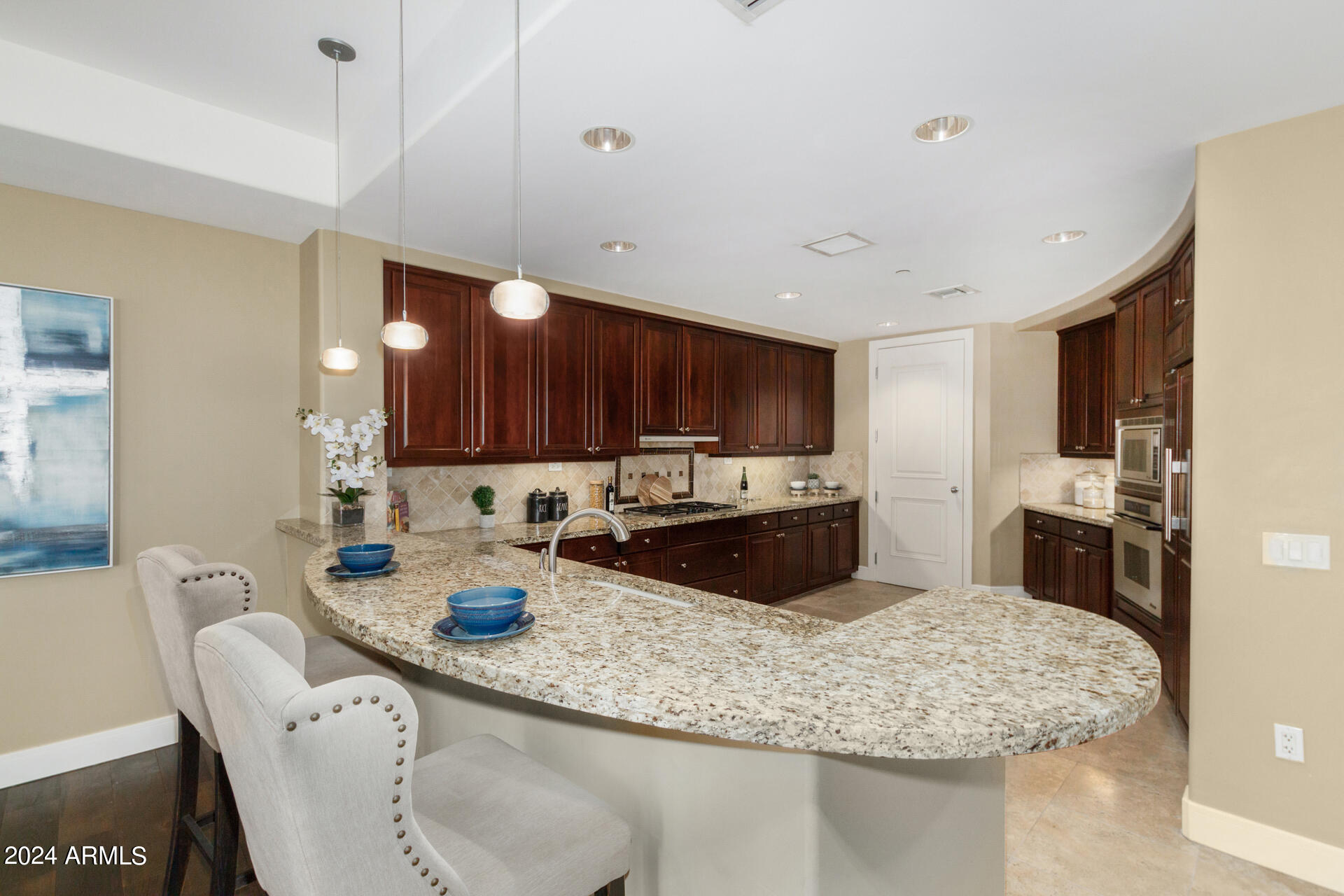 2211 East Camelback Road, Unit 301 Phoenix, AZ 85016 - Photo 16 of 51 Classic Finishes