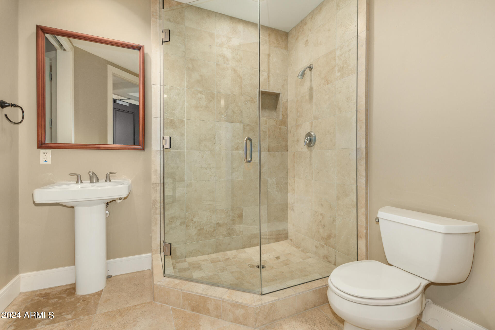 2211 East Camelback Road, Unit 301 Phoenix, AZ 85016 - Photo 31 of 51 Adjoining Bath