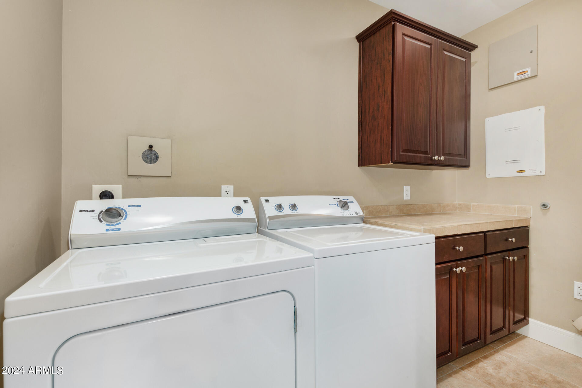 2211 East Camelback Road, Unit 301 Phoenix, AZ 85016 - Photo 32 of 51 Laundry Room