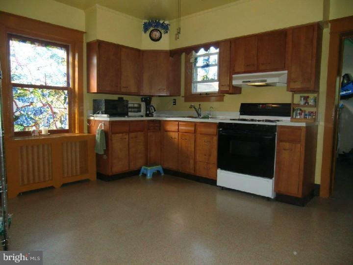 309 East County Line Road Ardmore, PA 19003 - Photo 2 of 23 Kitchen