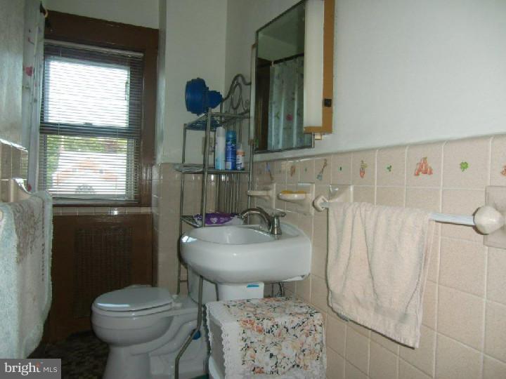 309 East County Line Road Ardmore, PA 19003 - Photo 17 of 23 Bathroom