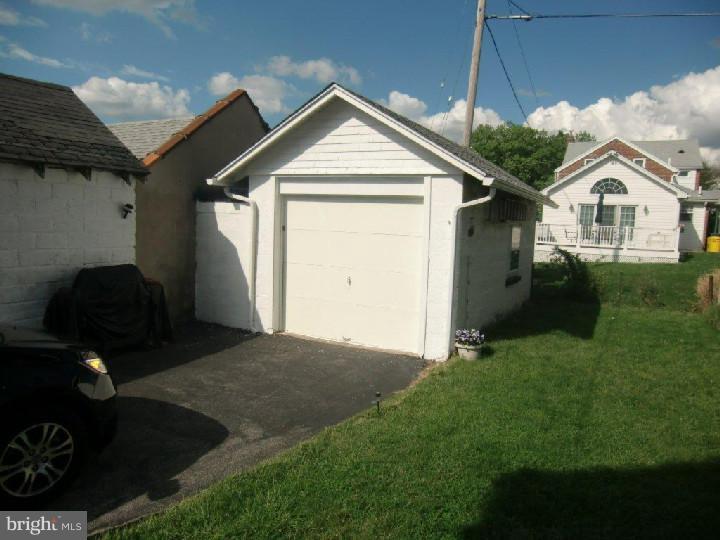 309 East County Line Road Ardmore, PA 19003 - Photo 20 of 23 Garage