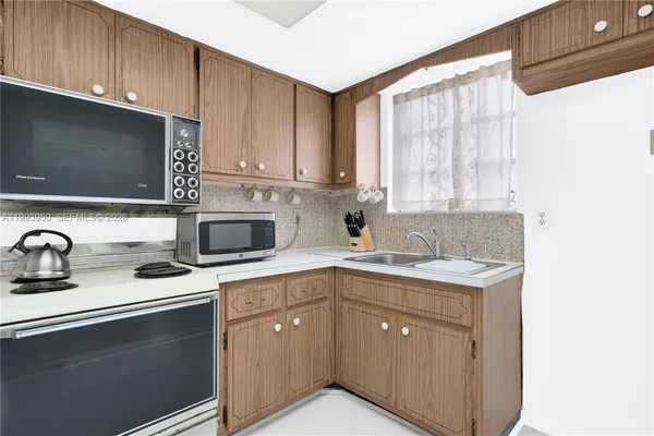 $549,000 | 3011 Northwest 69th Terrace, Miami, FL 33147
