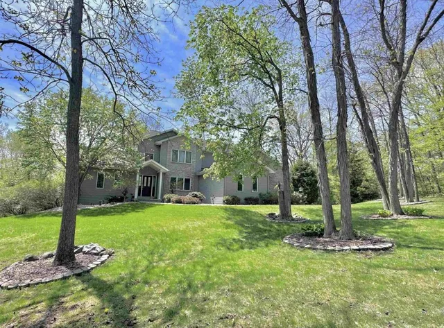 $669,000 | W2518 Blackberry Drive, Taycheedah, WI 53057