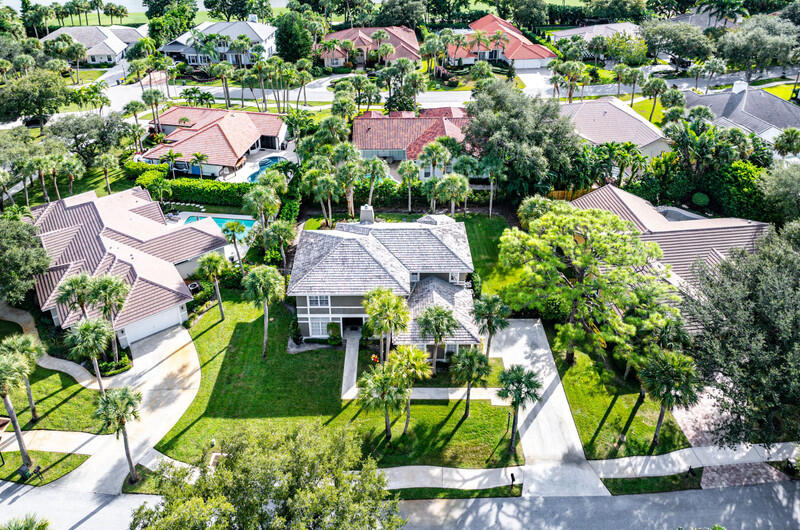 2620 Windham Court Delray Beach, FL 33445 - Photo 50 of 58 an aerial view of residential houses and outdoor space