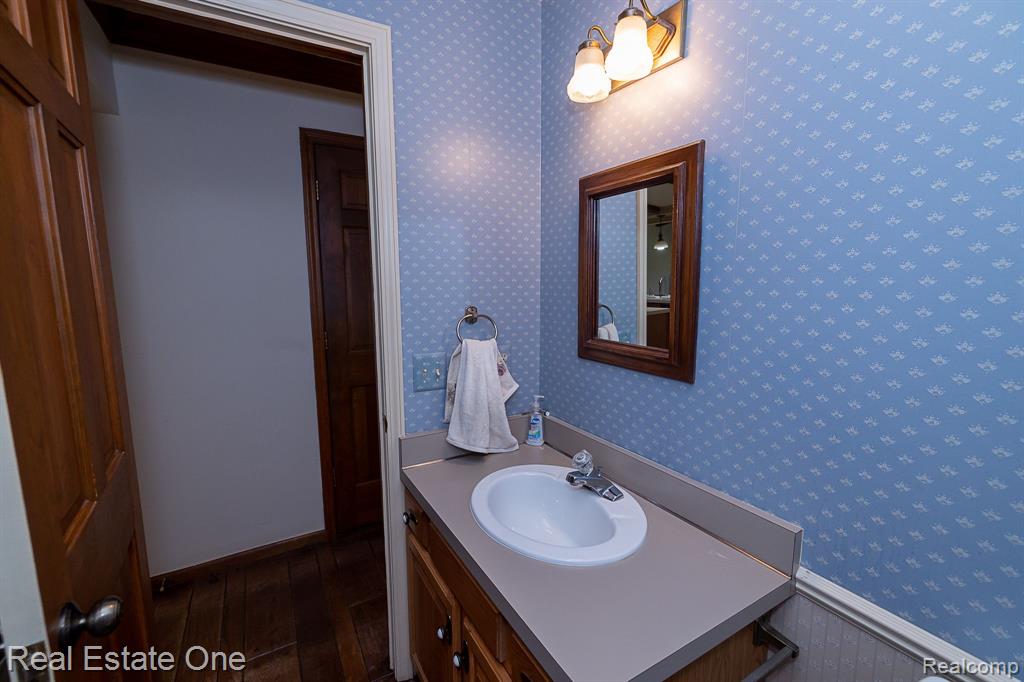 3193 Salem Drive Rochester Hills, MI 48306 - Photo 30 of 47