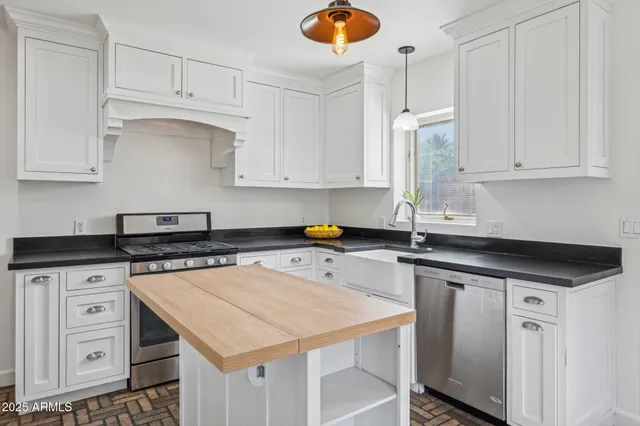 $995,000 | 1614 Palmcroft Way Southeast, Phoenix, AZ 85007