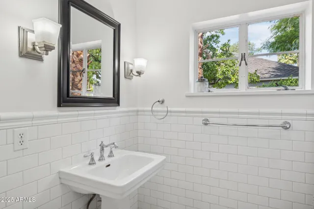 $995,000 | 1614 Palmcroft Way Southeast, Phoenix, AZ 85007