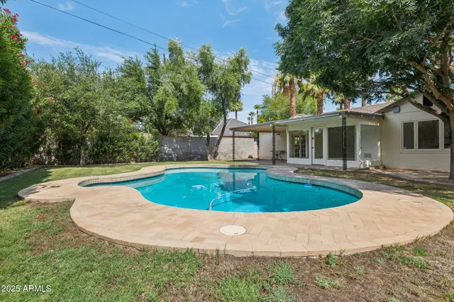 $995,000 | 1614 Palmcroft Way Southeast, Phoenix, AZ 85007