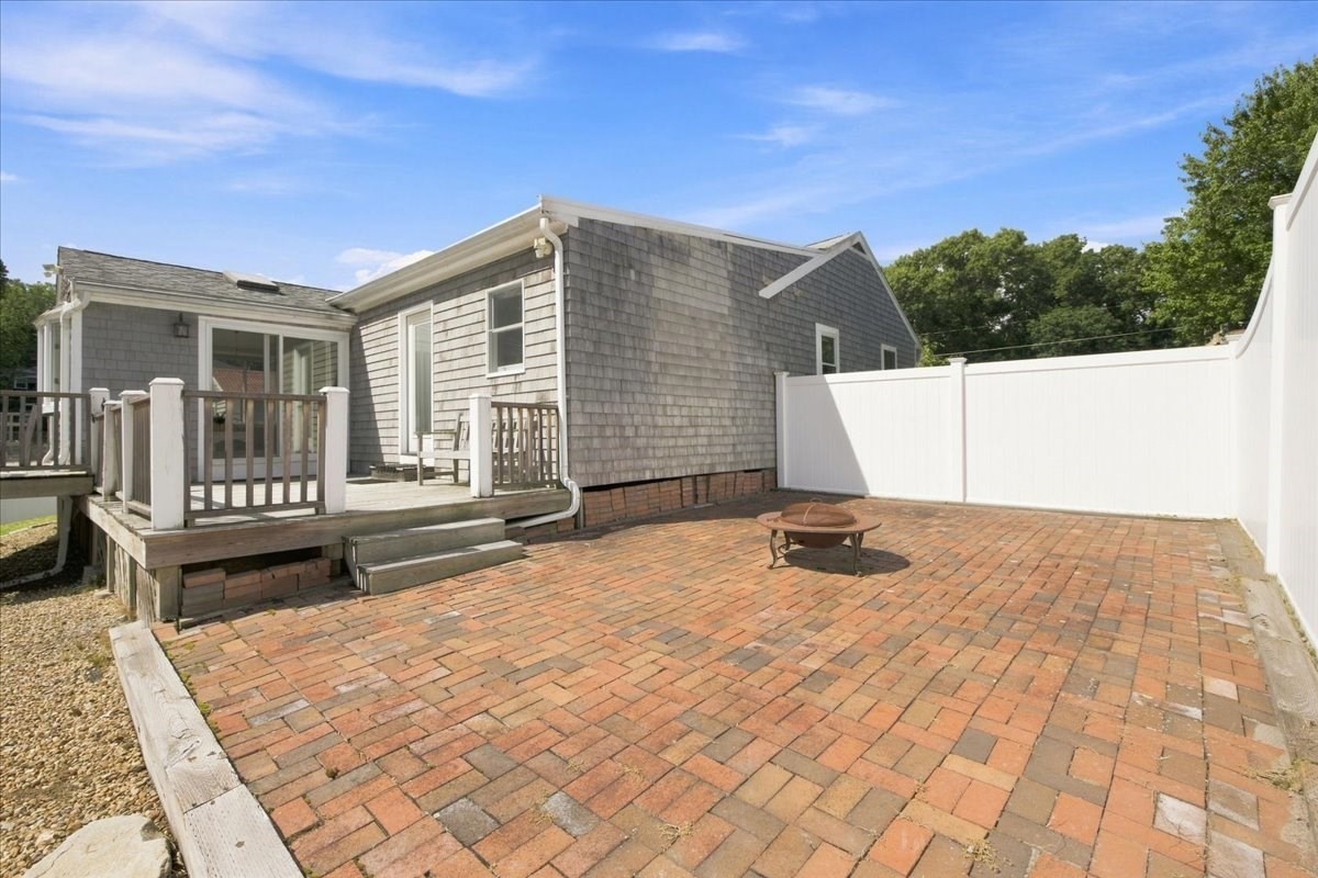 46 Hoover Road Walpole, MA 02081 - Photo 22 of 34 Gallery Image 22