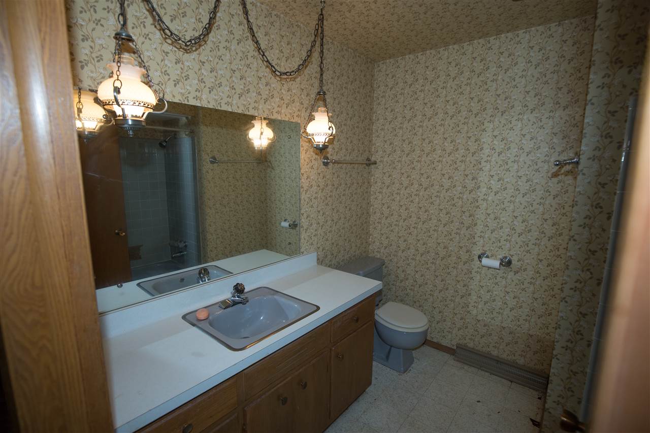 12223 Love Road Roscoe, IL 61073 - Photo 13 of 25 Gallery Image 13