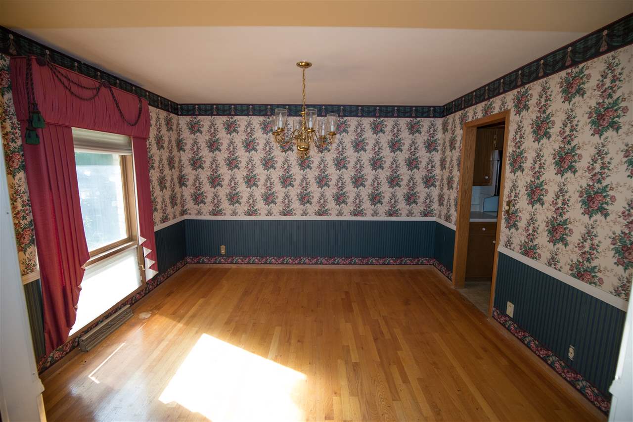 12223 Love Road Roscoe, IL 61073 - Photo 3 of 25 Gallery Image 3