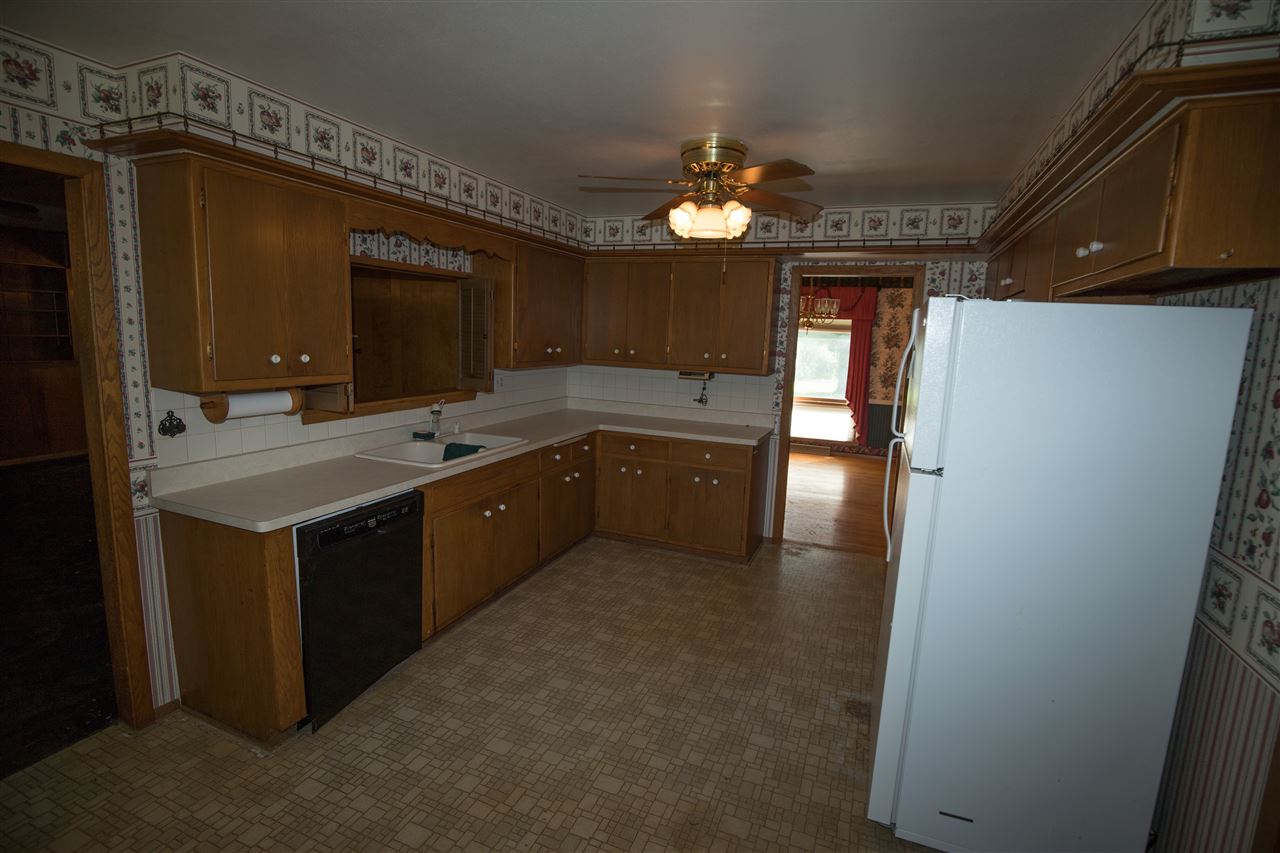 12223 Love Road Roscoe, IL 61073 - Photo 6 of 25 Gallery Image 6