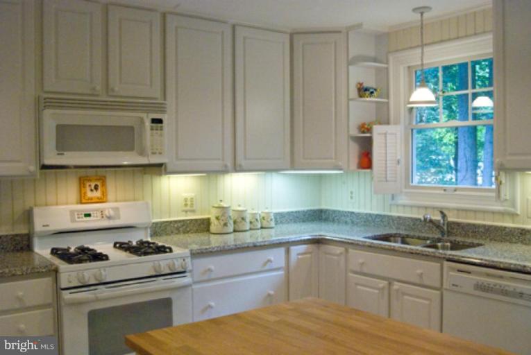 5358 Guinea Road Fairfax, VA 22032 - Photo 12 of 25 Kitchen
