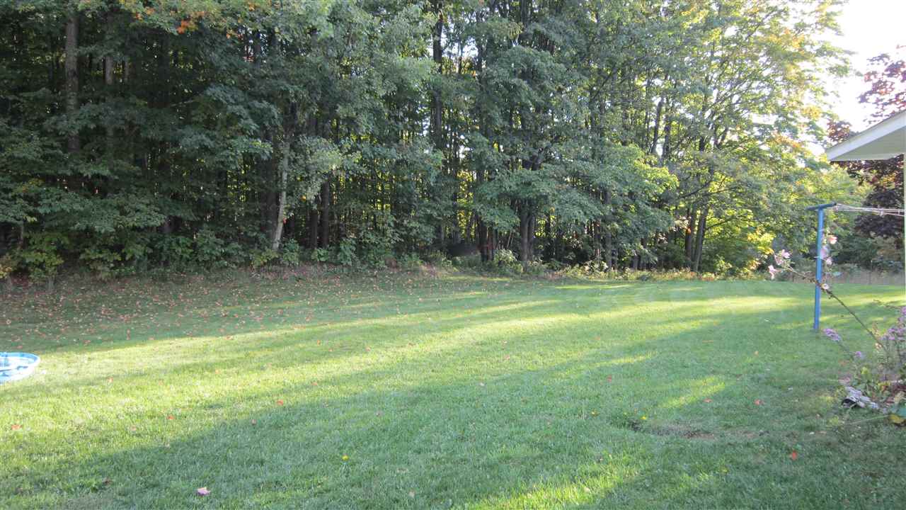 2201 North Jacobson Road Suttons Bay, MI 49682 - Photo 18 of 21 1834328-17.JPG