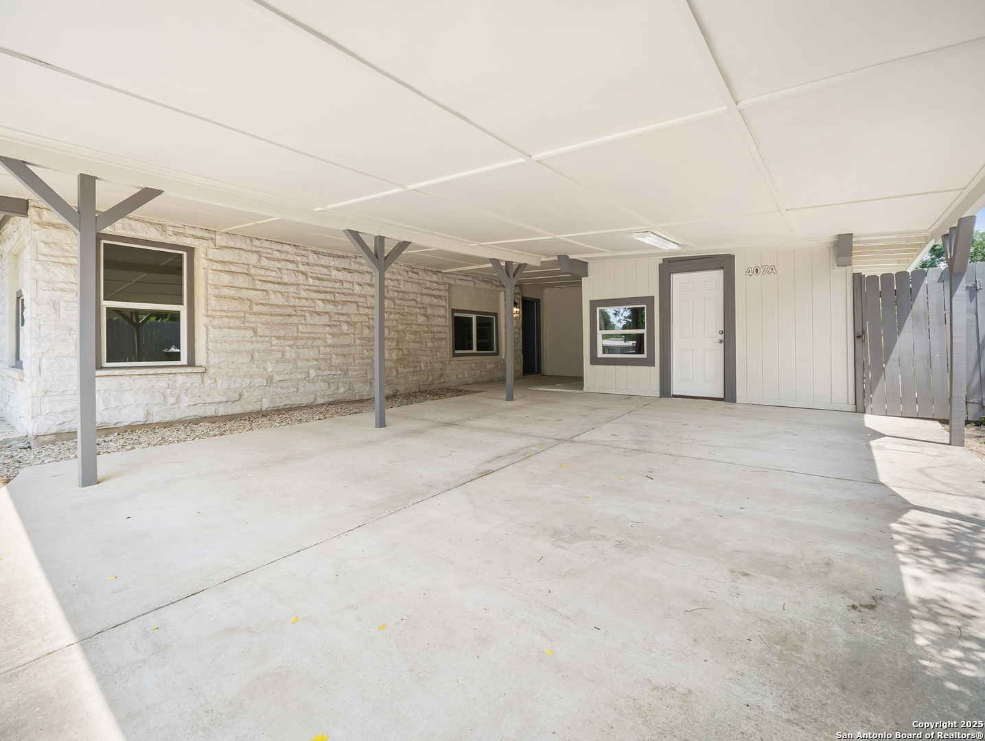 407 Sharon Drive San Antonio, TX 78216 - Photo 3 of 14