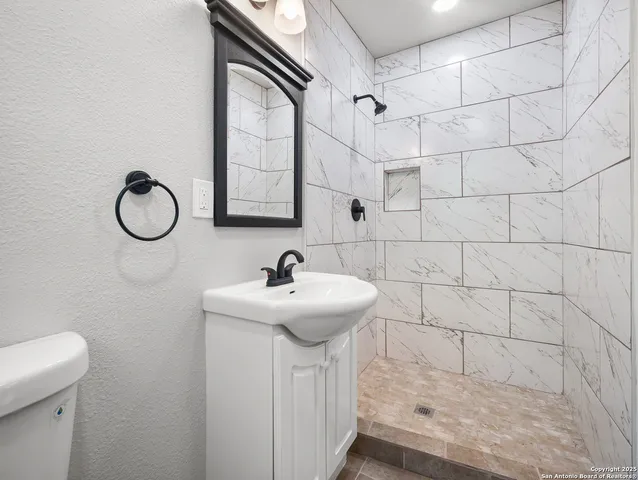 $1,650 | 407 Sharon Drive, San Antonio, TX 78216