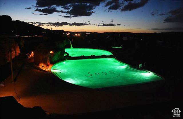 2331 Mesa Road, Unit E3 Moab, UT 84532 - Photo 8 of 71 View of swimming pool
