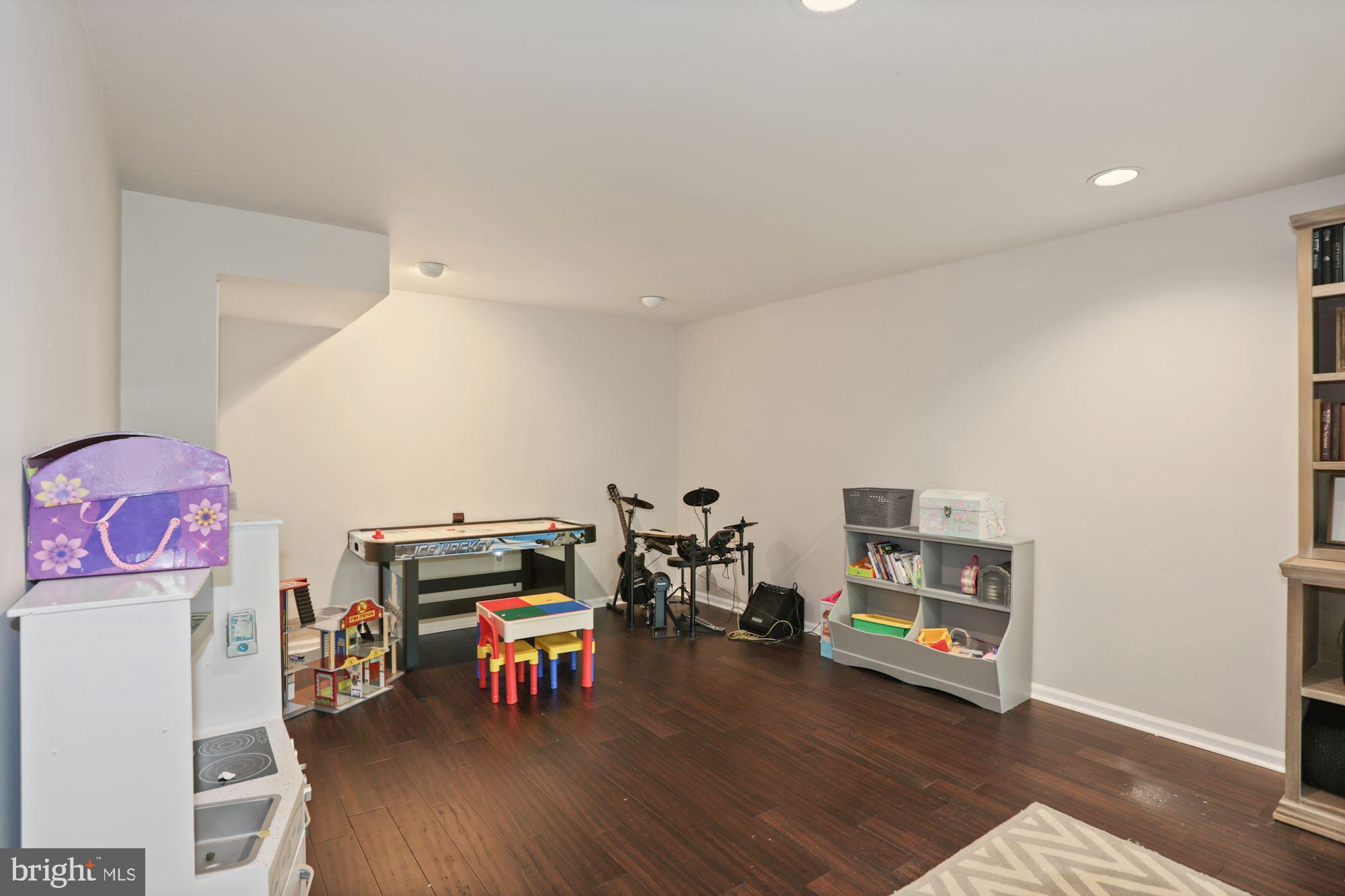 10803 Cross School Road Reston, VA 20191 - Photo 30 of 37