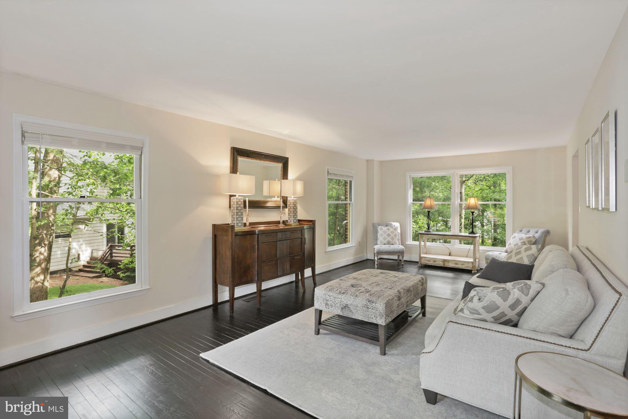 10803 Cross School Road Reston, VA 20191 - Photo 5 of 37