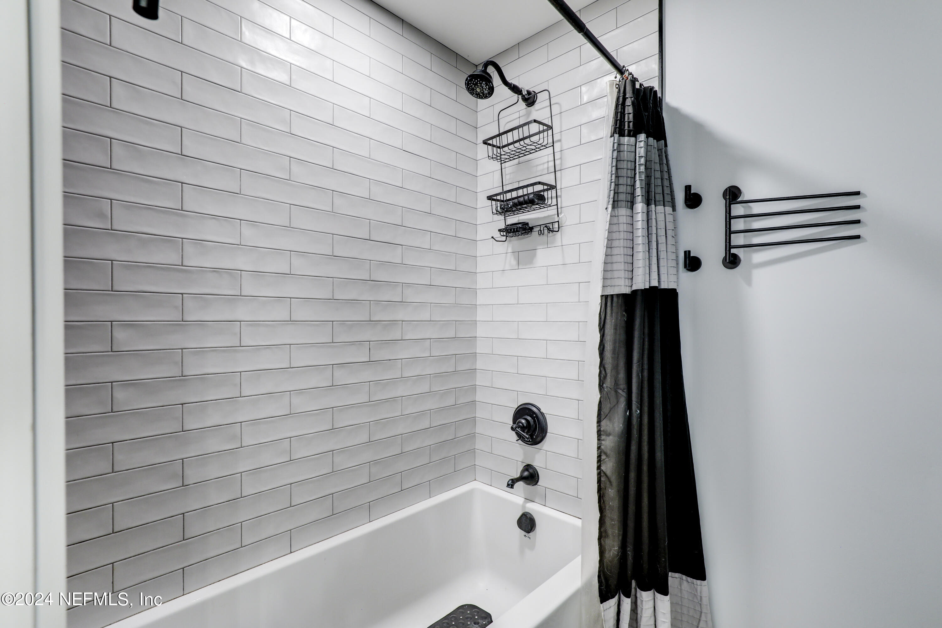 5200 Riverton Road Jacksonville, FL 32277 - Photo 53 of 90 44 Second Bathroom