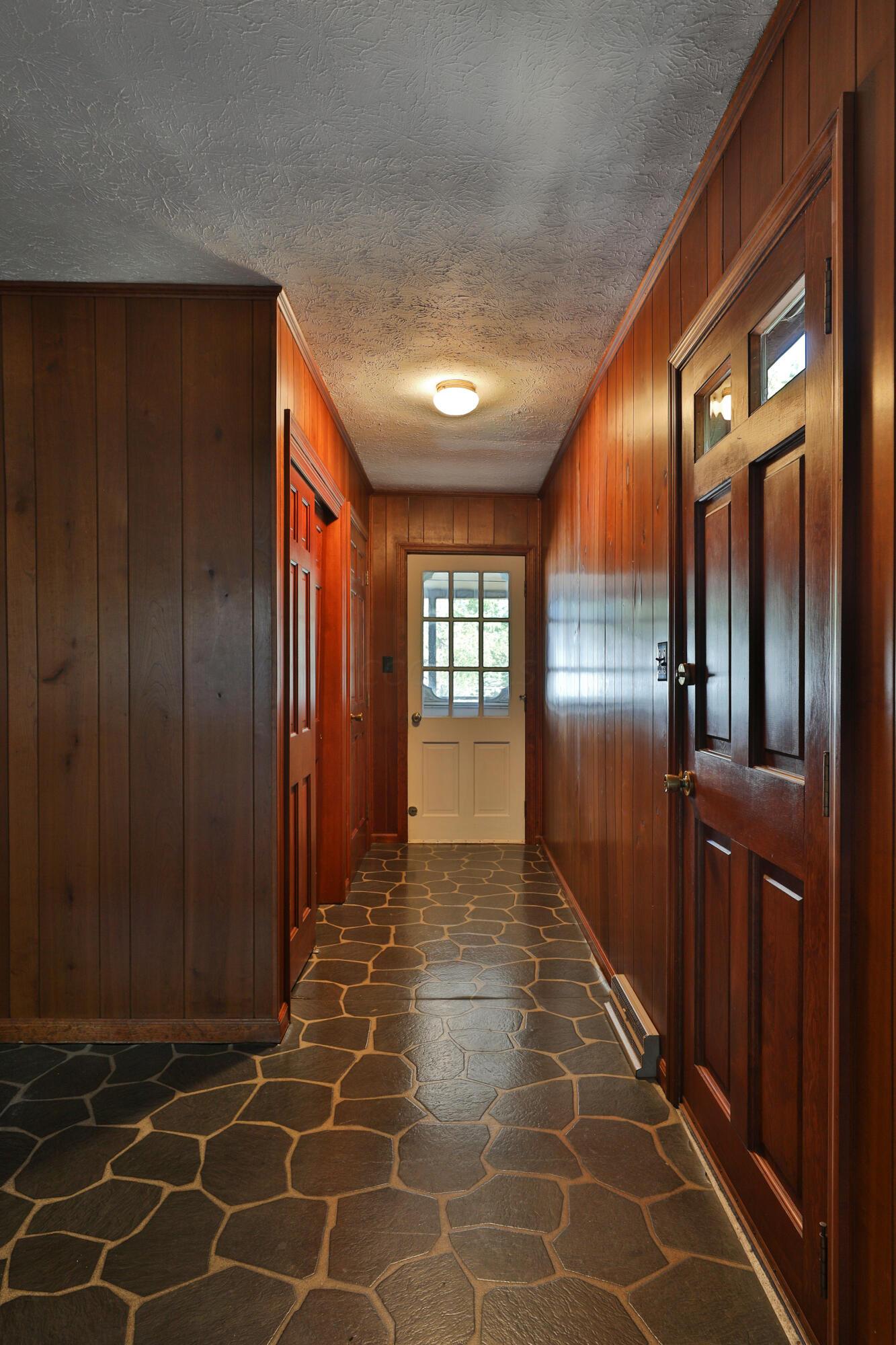 7646 Lee Road Westerville, OH 43081 - Photo 15 of 54 Center Hall