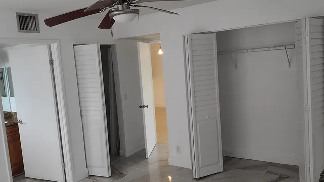 $2,000 | 1523 Lake Crystal Drive, Unit E, West Palm Beach, FL 33411