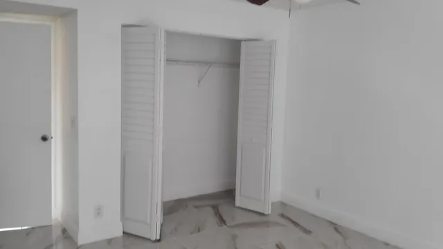 $2,000 | 1523 Lake Crystal Drive, Unit E, West Palm Beach, FL 33411