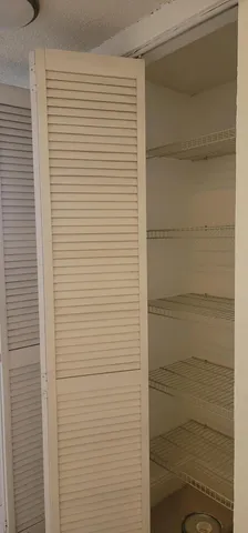 $2,000 | 1523 Lake Crystal Drive, Unit E, West Palm Beach, FL 33411