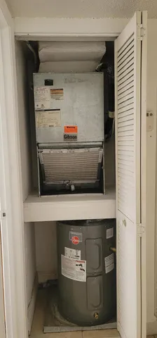 $2,000 | 1523 Lake Crystal Drive, Unit E, West Palm Beach, FL 33411