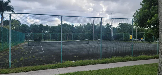 $2,000 | 1523 Lake Crystal Drive, Unit E, West Palm Beach, FL 33411