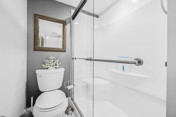 $18,000 | 9609 Pacific Avenue, Unit 2, Margate City, NJ 08402