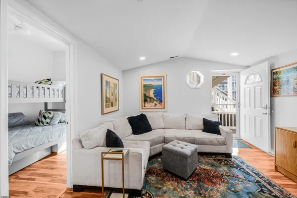 $18,000 | 9609 Pacific Avenue, Unit 2, Margate City, NJ 08402