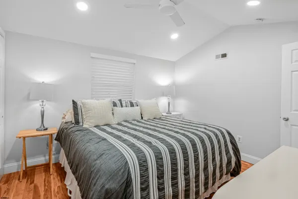 $18,000 | 9609 Pacific Avenue, Unit 2, Margate City, NJ 08402