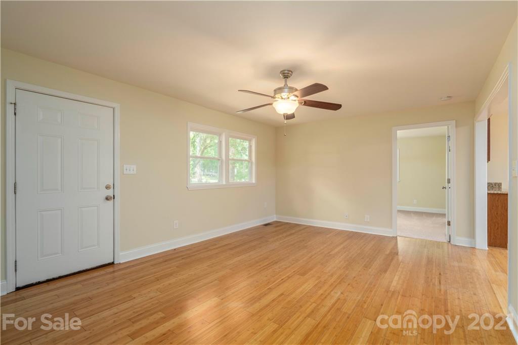 348 Faith Road Mooresville, NC 28115 - Photo 4 of 27 Gallery Image 4
