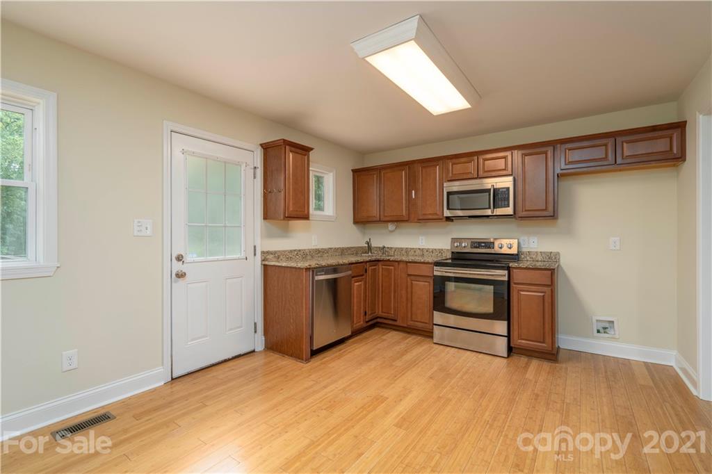 348 Faith Road Mooresville, NC 28115 - Photo 10 of 27 Gallery Image 10