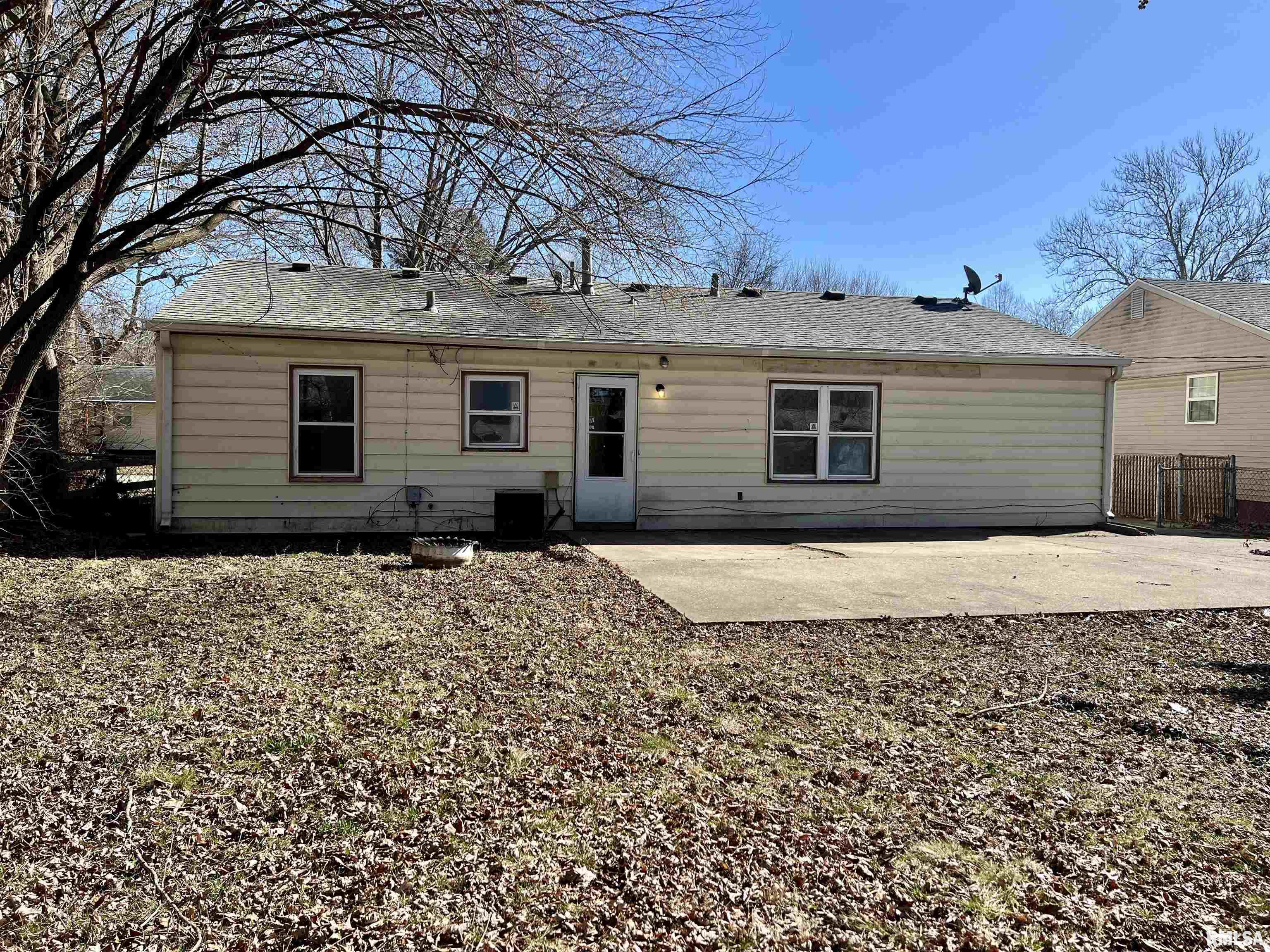 1961 Gregory Court Springfield, IL 62703 - Photo 15 of 17
