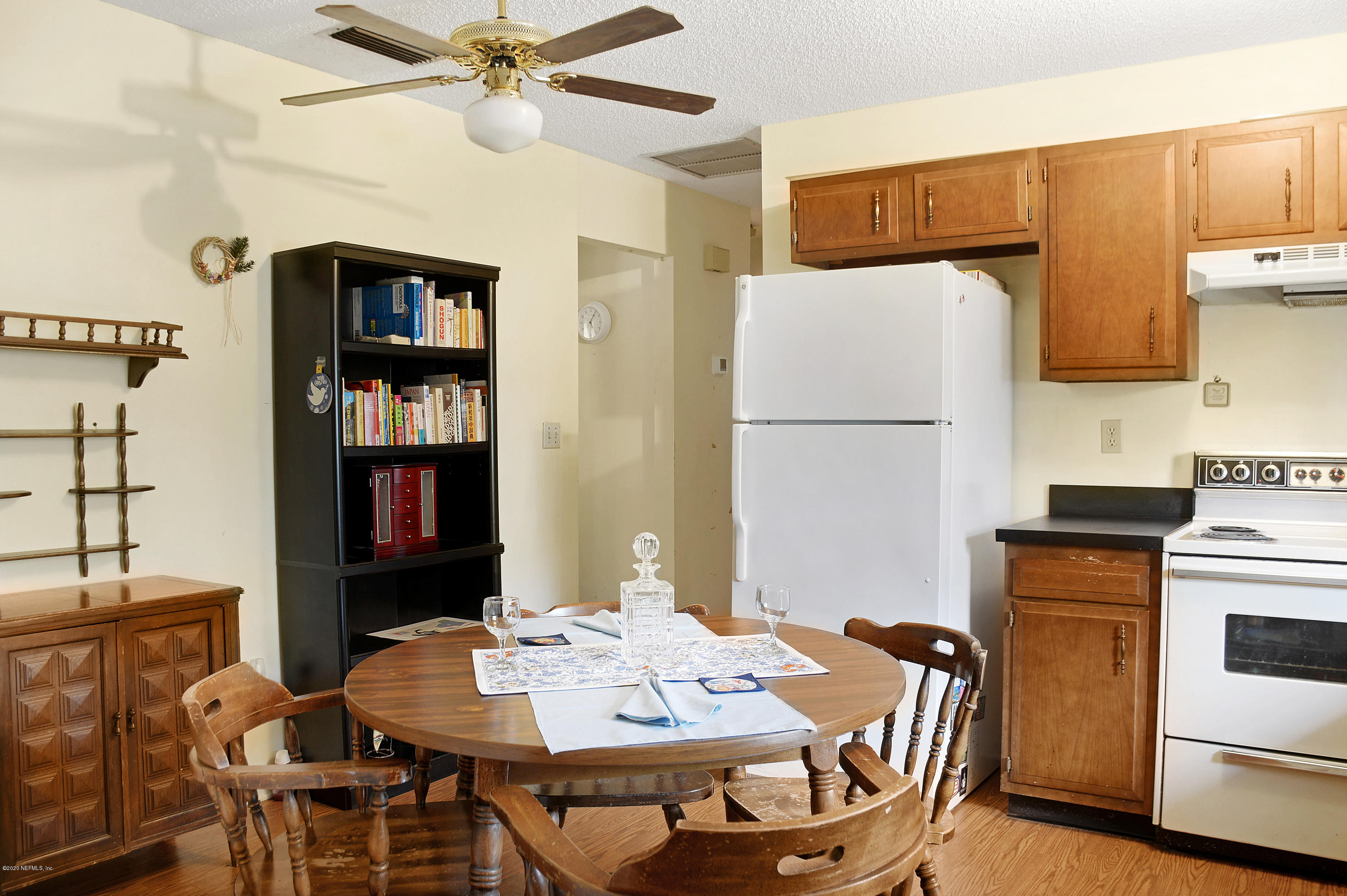 288 Cornell Road St. Augustine, FL 32086 - Photo 8 of 26 a view of a dining room with furniture