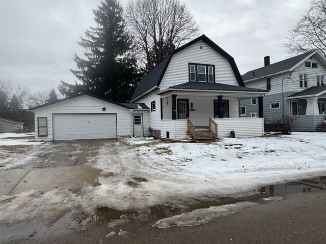 $239,900 | 618 East Division Street, Shawano, WI 54166