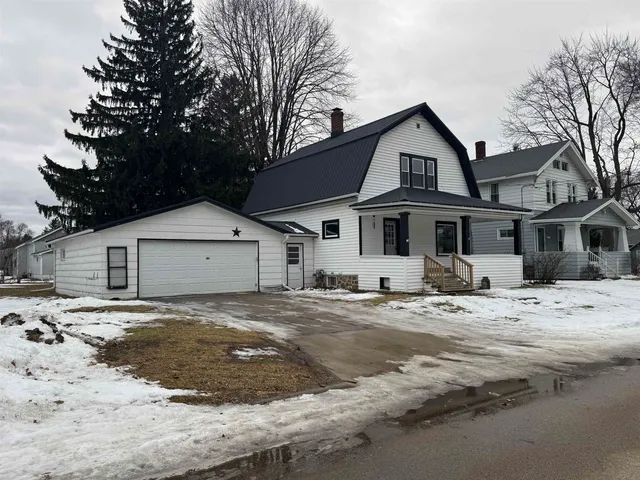 $239,900 | 618 East Division Street, Shawano, WI 54166