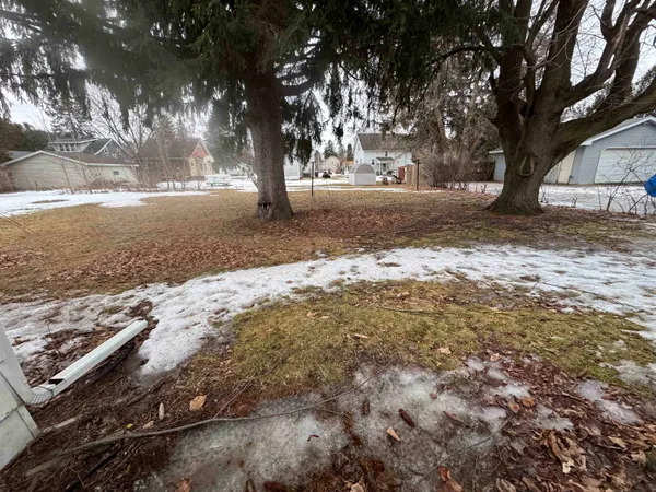 $229,900 | 618 East Division Street, Shawano, WI 54166