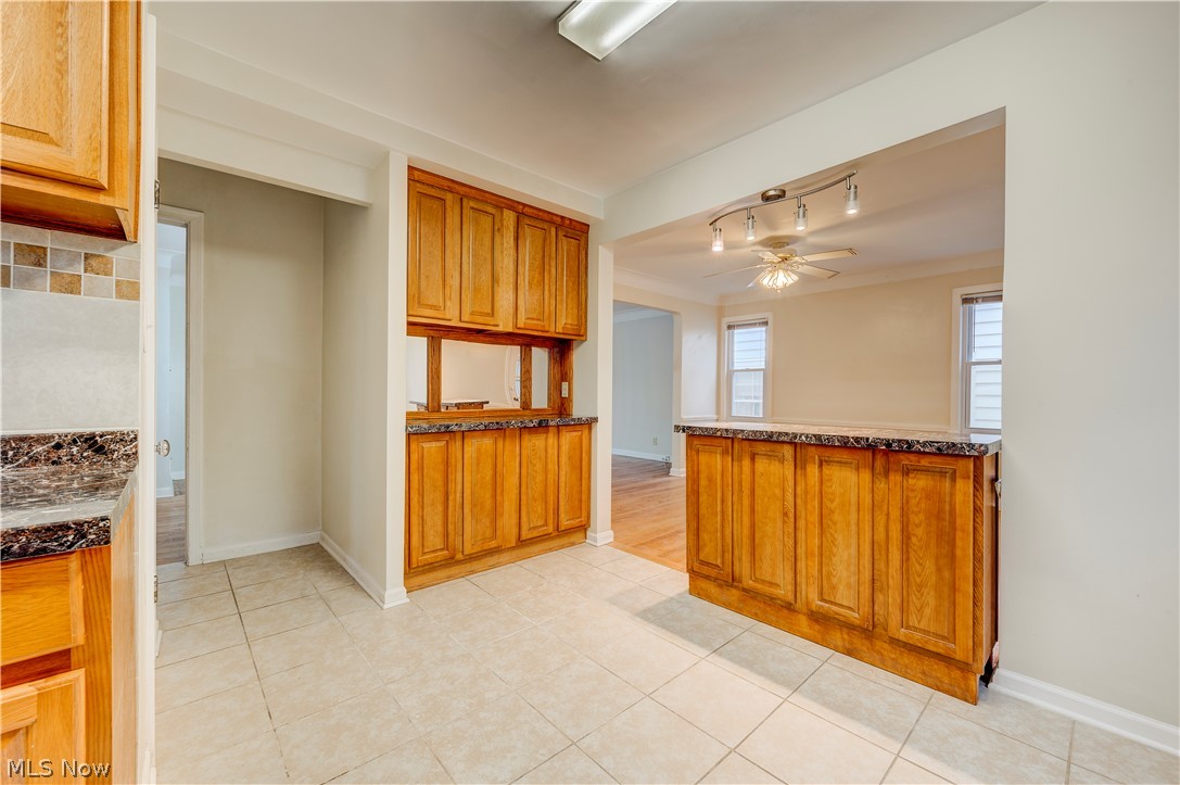 1163 Haselton Road Cleveland Heights, OH 44121 - Photo 10 of 34 Kitchen