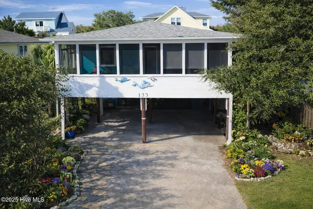 $795,000 | 133 North 4th Avenue, Kure Beach, NC 28449