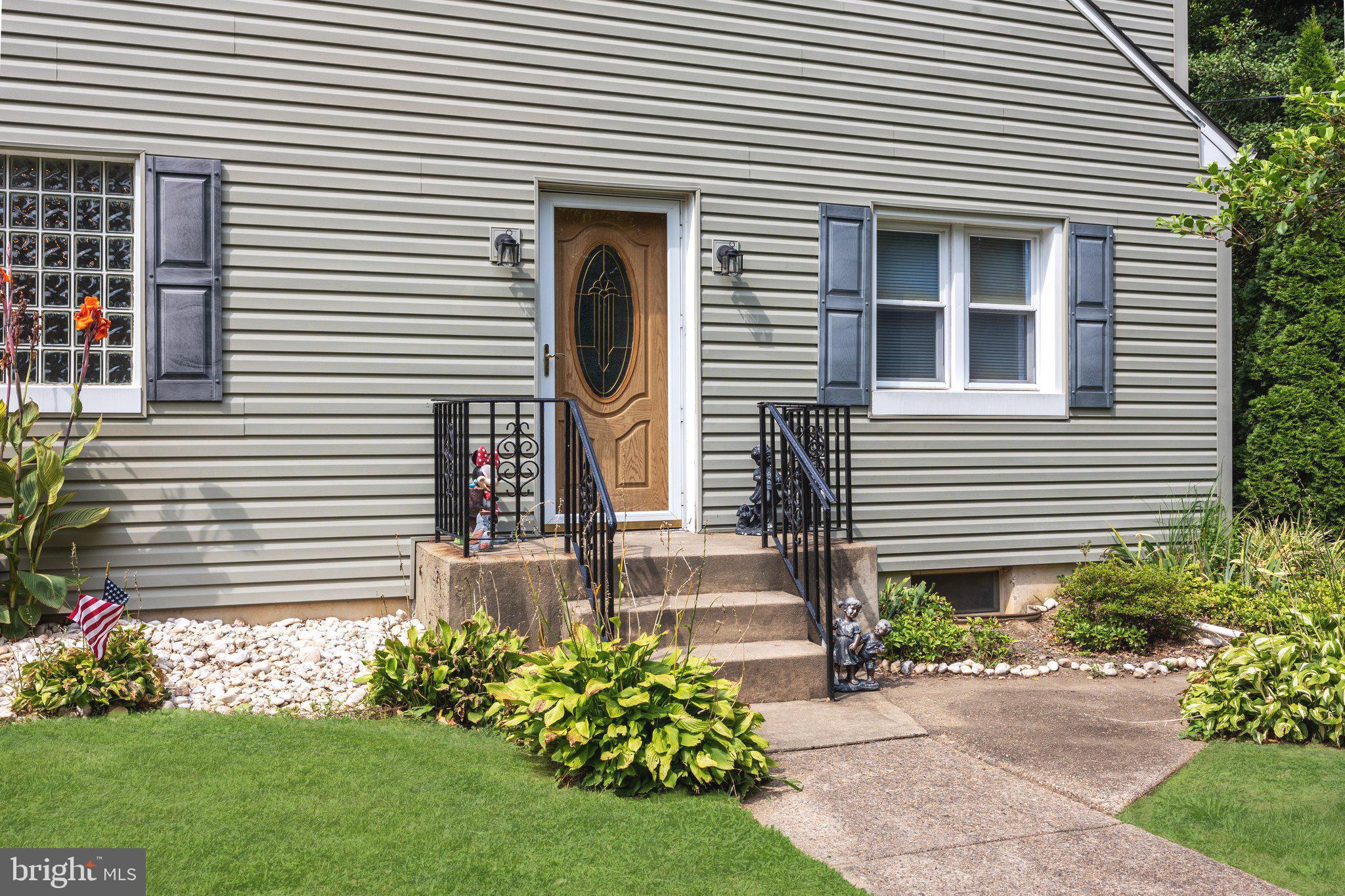 741 Bellevue Avenue Langhorne, PA 19047 - Photo 10 of 70 Second Level Apartment Entryway