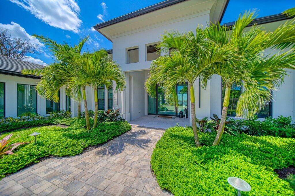 81 South River Road Stuart, FL 34996 - Photo 7 of 78 entrance1.jpg-SMALL