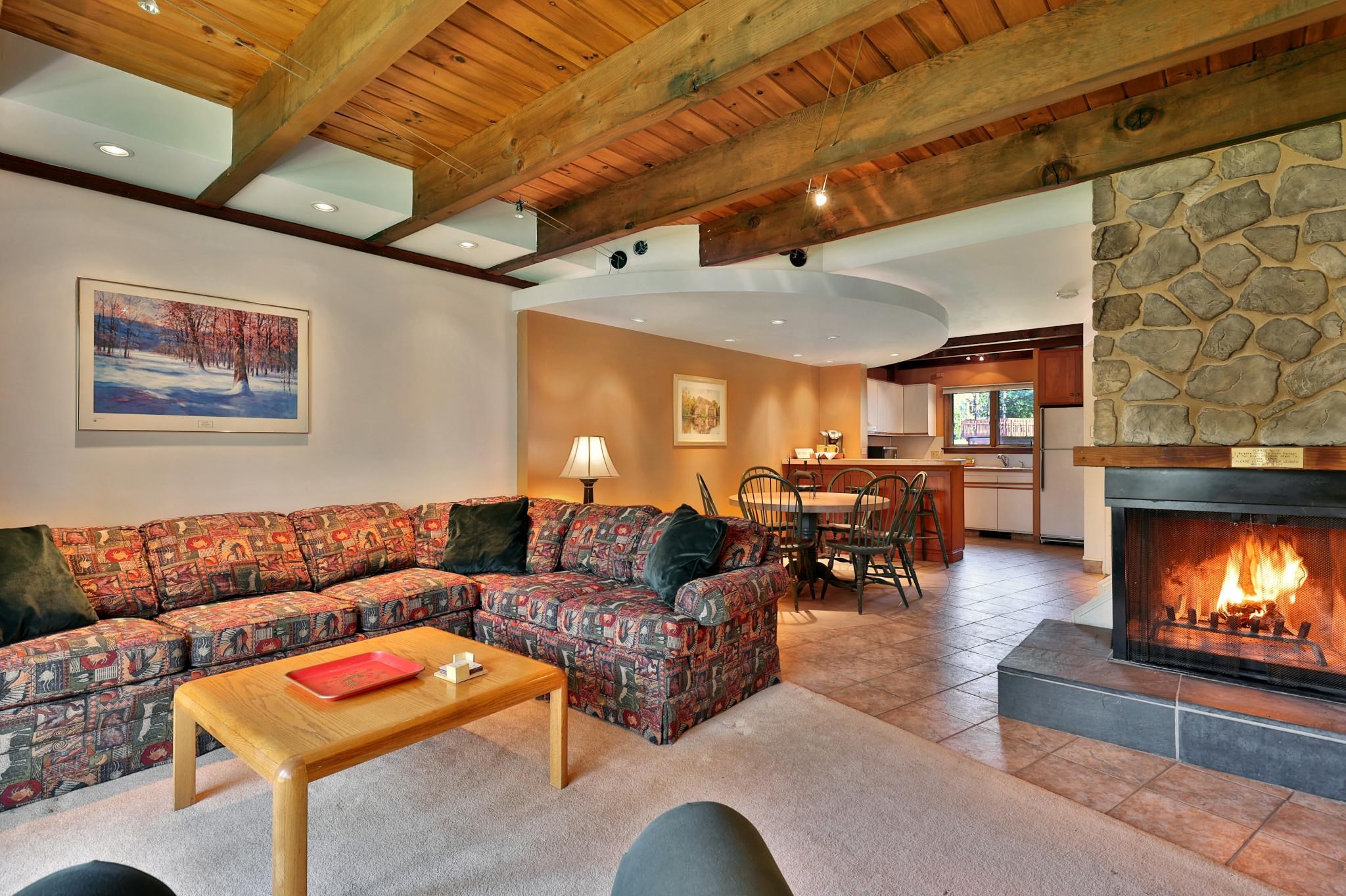 768 East Mountain Road, Unit C6 Killington, VT 05751 - Photo 4 of 38 Gallery Image 4